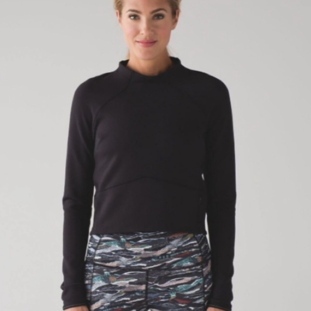Lululemon (rare) hill and valley mock neck crop - Picture 9 of 12